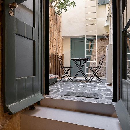 Hotel Off Chrissi Akti Chania Exterior foto