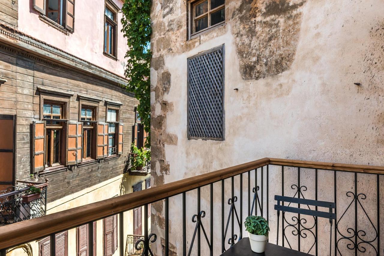 Hotel Off Chrissi Akti Chania Exterior foto