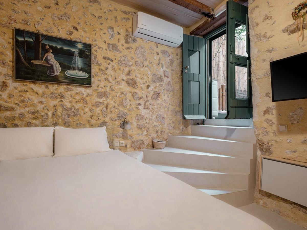 Hotel Off Chrissi Akti Chania Exterior foto