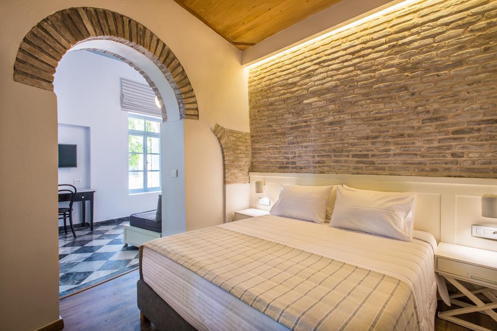 Hotel Off Chrissi Akti Chania Exterior foto