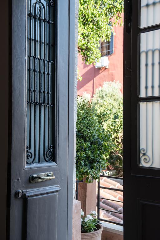 Hotel Off Chrissi Akti Chania Exterior foto