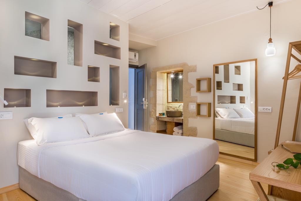 Hotel Off Chrissi Akti Chania Exterior foto